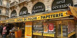 Paris Cheap Souvenirs: 5 souvenirs under €5