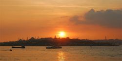 Istanbul Budget Tips: Transit tickets, bazaar shopping, ferries, and nightlife