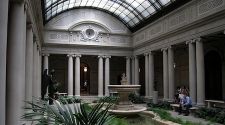 New York: Free museum admission for every day of the week