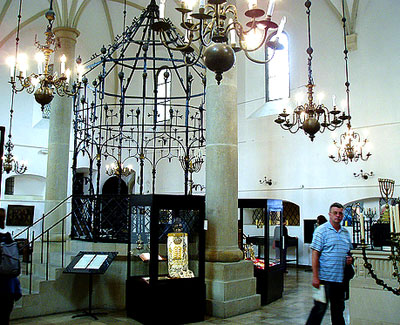 krakow synagogue.jpg