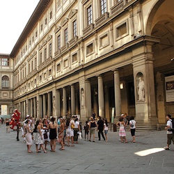 Uffizi courtyard