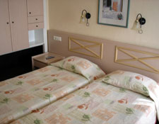 Jason Inn, Athens