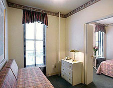 Broadway Inn, New York