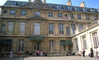 Paris Dilemma: The museum is closed for renovations. Now what?